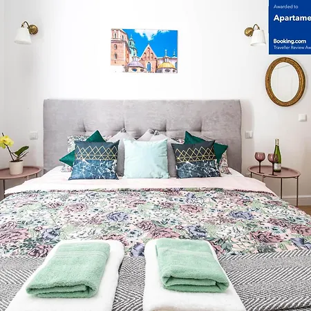 Ex Libris Apartment *